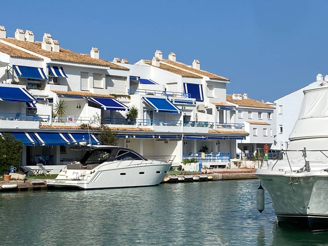 200 M² Appartement ∙ 6 Chambres ∙ 16 Personnes - Alcossebre