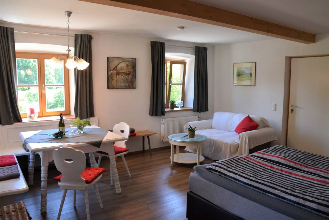 40 M² Ferienwohnung ∙ 2 Gäste - Chieming