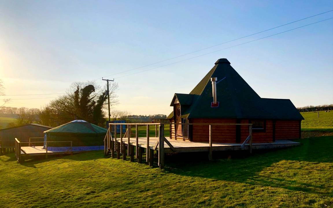 Accommodation ∙ 1 Bedroom ∙ 6 Guests - Roadford Lake
