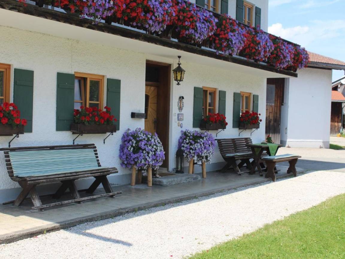 90 M² Apartment ∙ 2 Bedrooms ∙ 5 Guests - Marquartstein