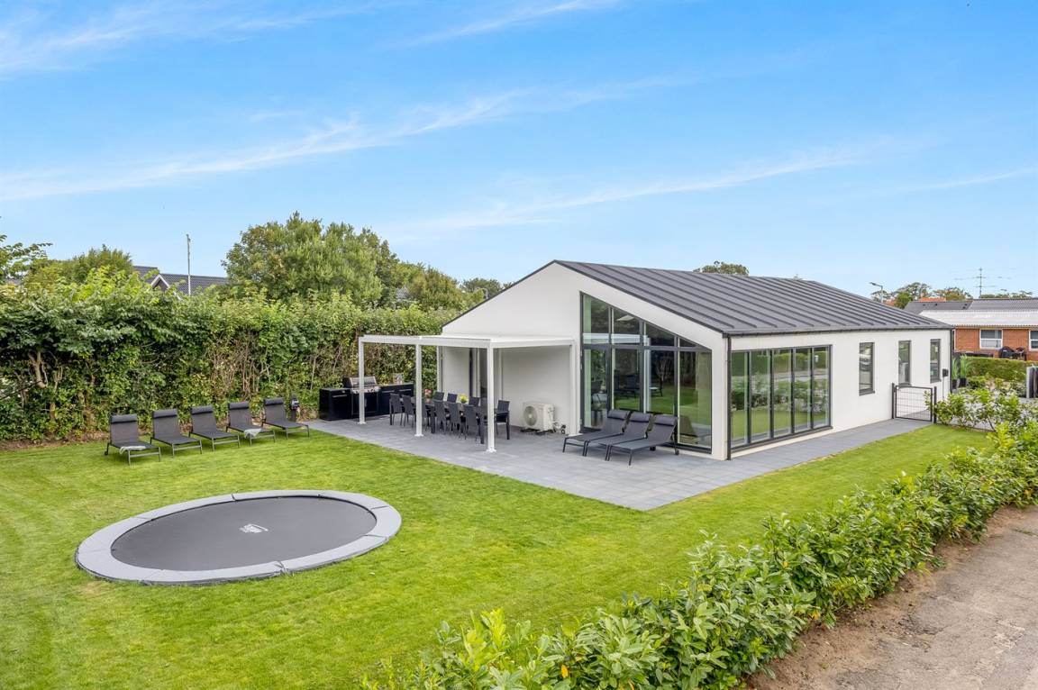 212 m&sup2; Ferienhaus 3 Schlafzimmer 12 G&auml;ste