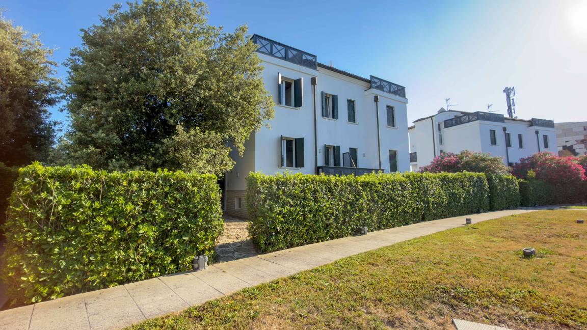 170 M² Villa ∙ 3 Bedrooms ∙ 6 Guests - Rosolina Mare