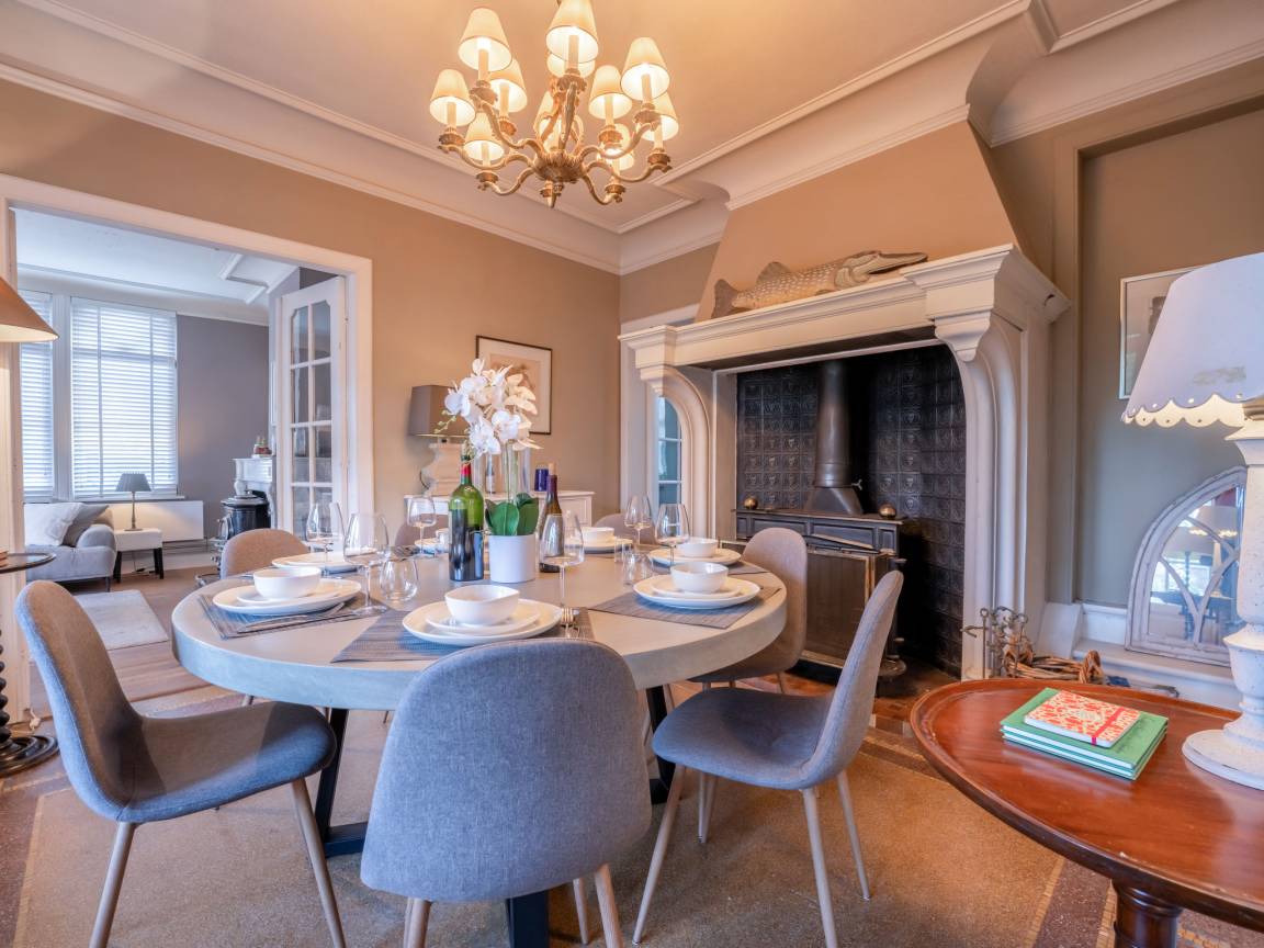 Huis ∙ 6 Slaapkamers ∙ 8 Gasten - De Haan