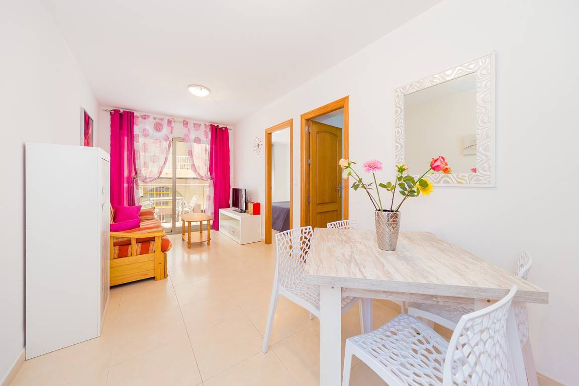 61 M² Apartment ∙ 2 Bedrooms ∙ 6 Guests - Torrevieja