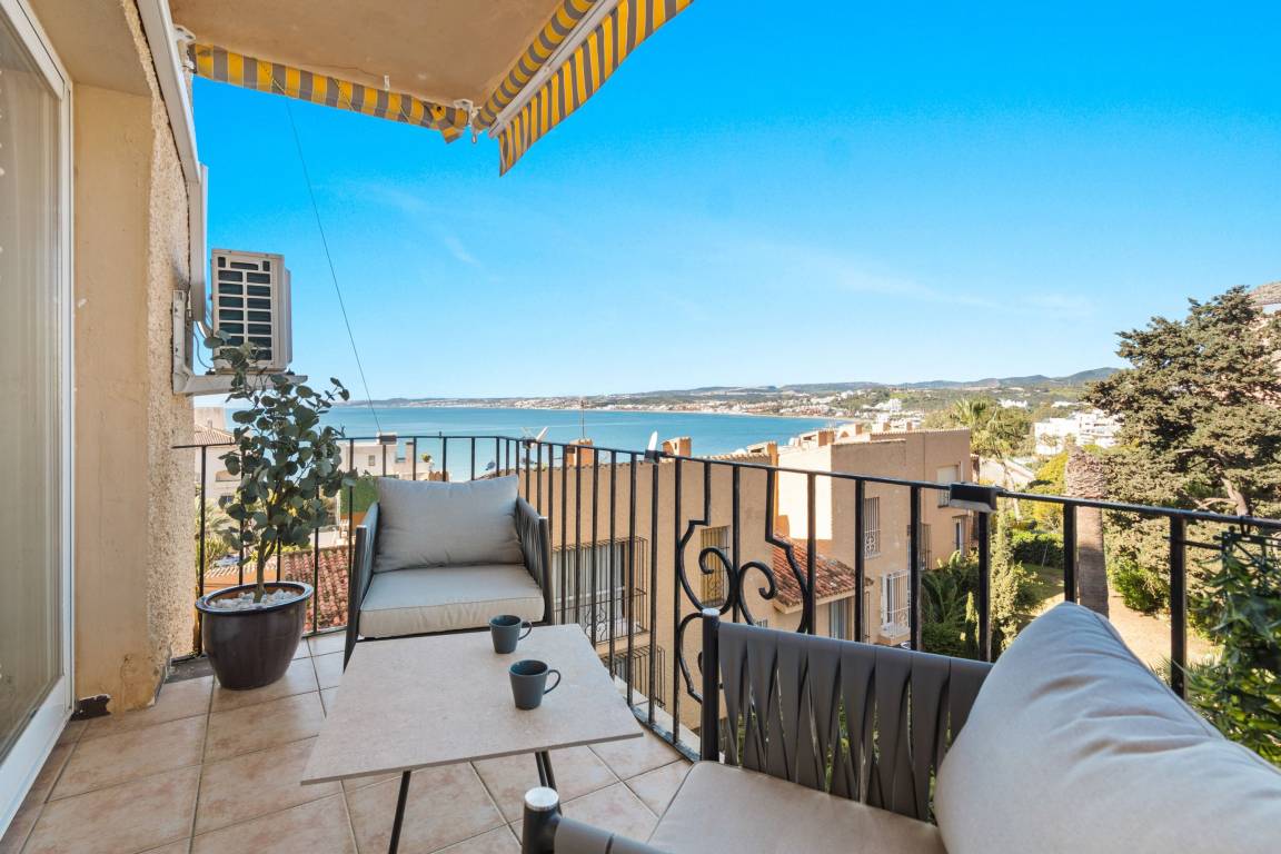 70 M² Apartamento ∙ 2 Habitaciones ∙ 4 Huéspedes - Estepona