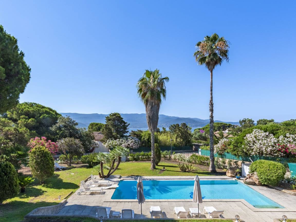 150 M² Maison De Vacances ∙ 6 Chambres ∙ 10 Personnes - Porticcio