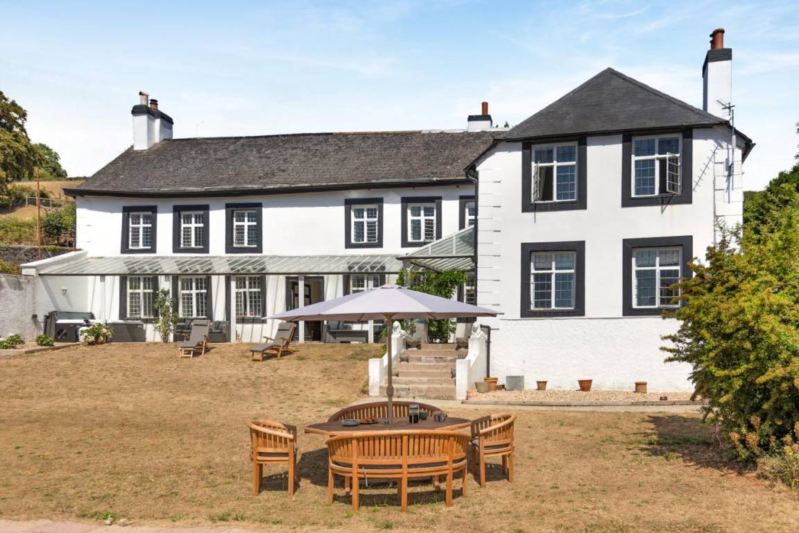 Cottage ∙ 4 Bedrooms ∙ 8 Guests - Devon