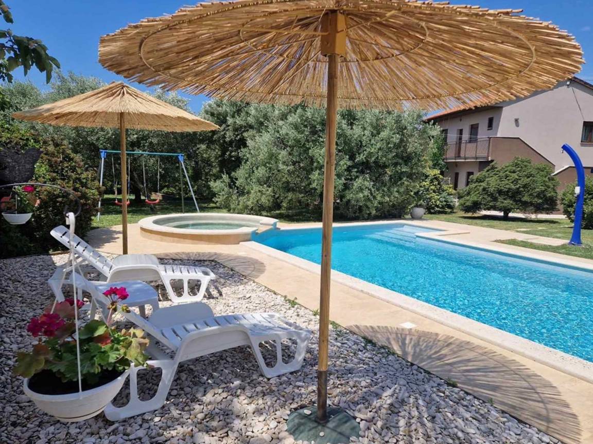100 M² Apartment ∙ 3 Bedrooms ∙ 6 Guests - Pješčana Uvala