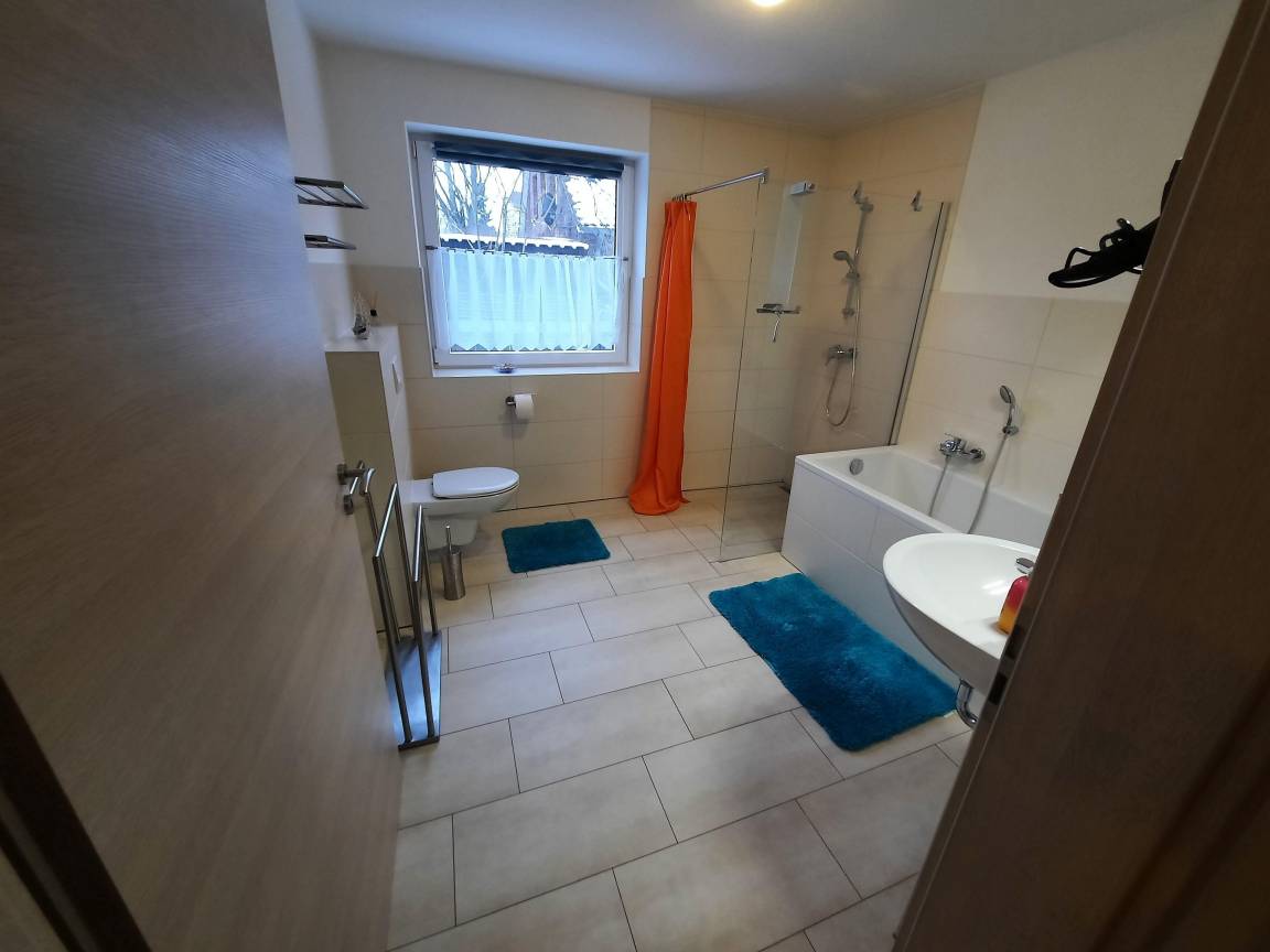 65 m² Ferienwohnung ∙ 2 Schlafzimmer ∙ 4 Gäste – Bild 9