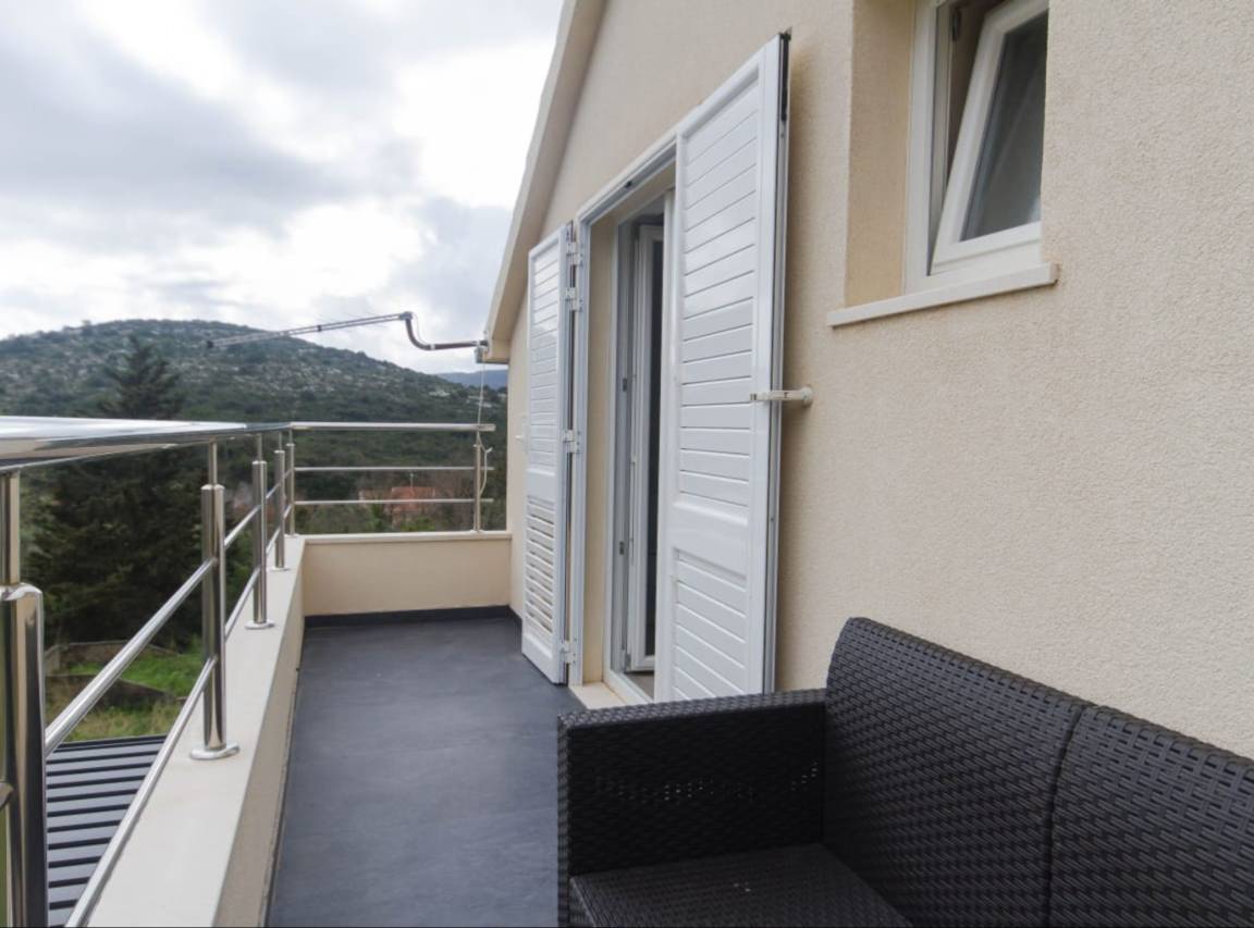 90 M² House ∙ 4 Bedrooms ∙ 8 Guests - Ston