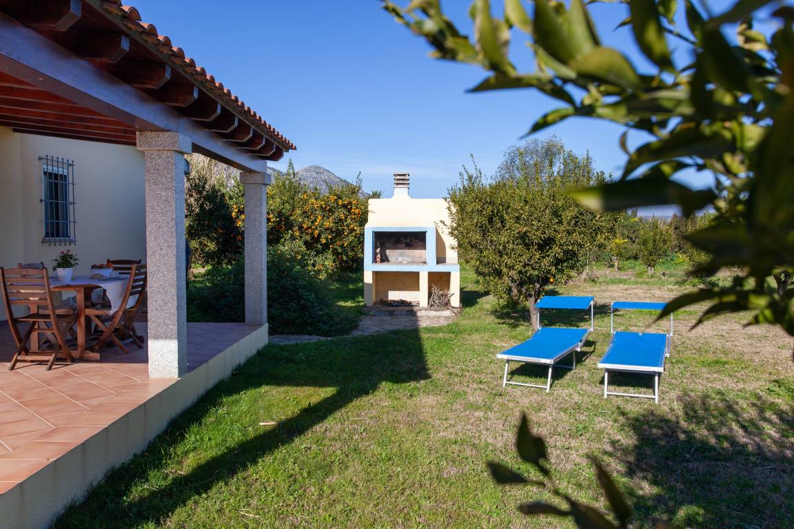 80 M² Ferienhaus ∙ 2 Schlafzimmer ∙ 5 Gäste - Orosei