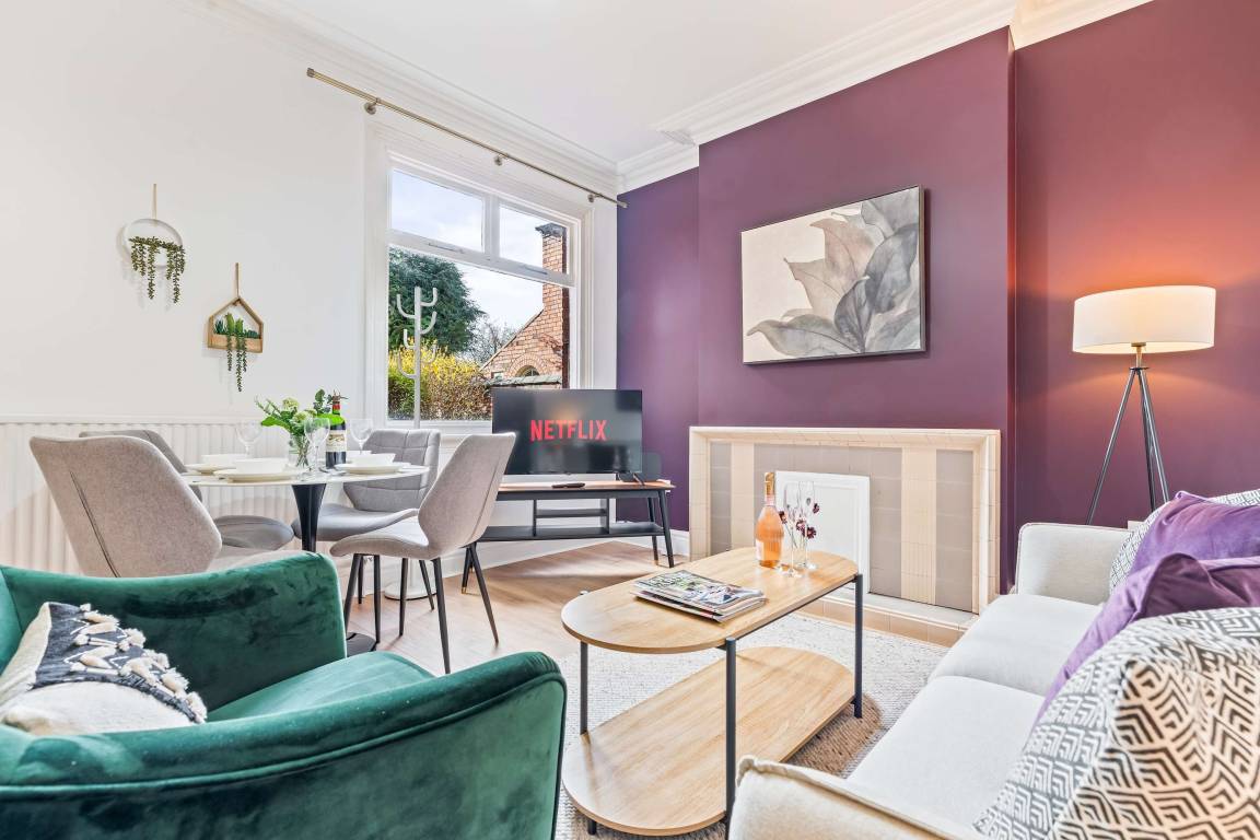 Ferienwohnung ∙ 4 Schlafzimmer ∙ 8 Gäste - Wolverhampton