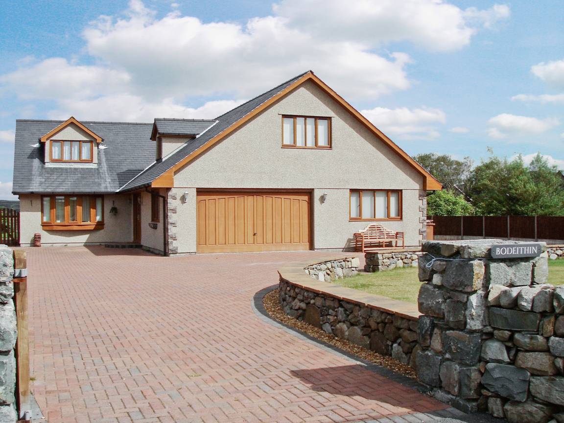 Cottage ∙ 4 Bedrooms ∙ 12 Guests - Harlech