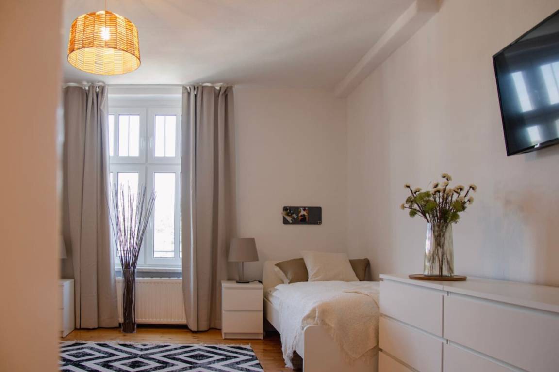 105 M² Ferienwohnung ∙ 3 Schlafzimmer ∙ 5 Gäste - Grünheide (Mark)