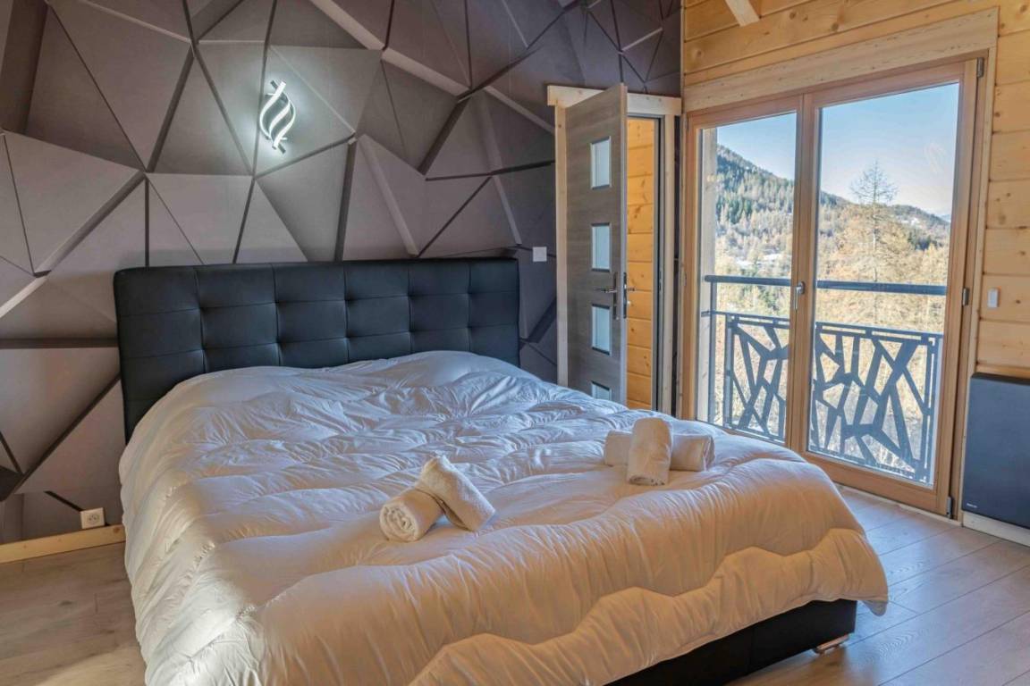130 m² Chalet ∙ 5 Schlafzimmer ∙ 16 Gäste – Bild 9