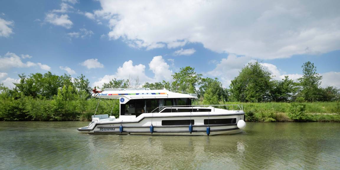 Houseboat ∙ 2 Bedrooms ∙ 5 Guests - Oxfordshire