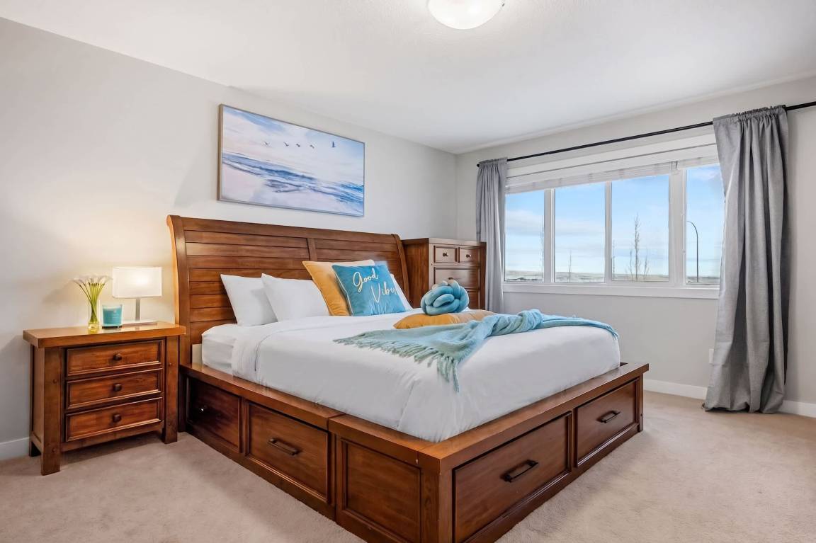 Apartment ∙ 3 Bedrooms ∙ 9 Guests - Calgary