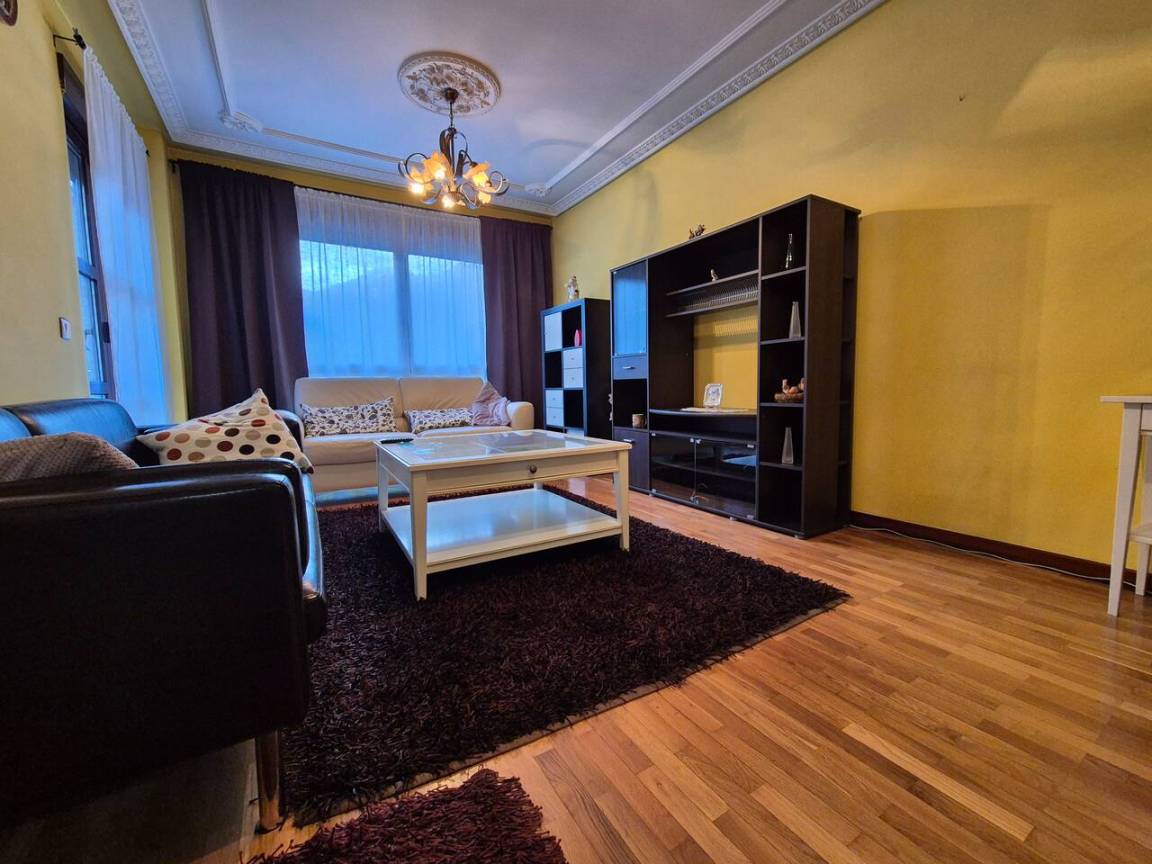 150 M² Apartamento ∙ 3 Habitaciones ∙ 8 Huéspedes - Langreo