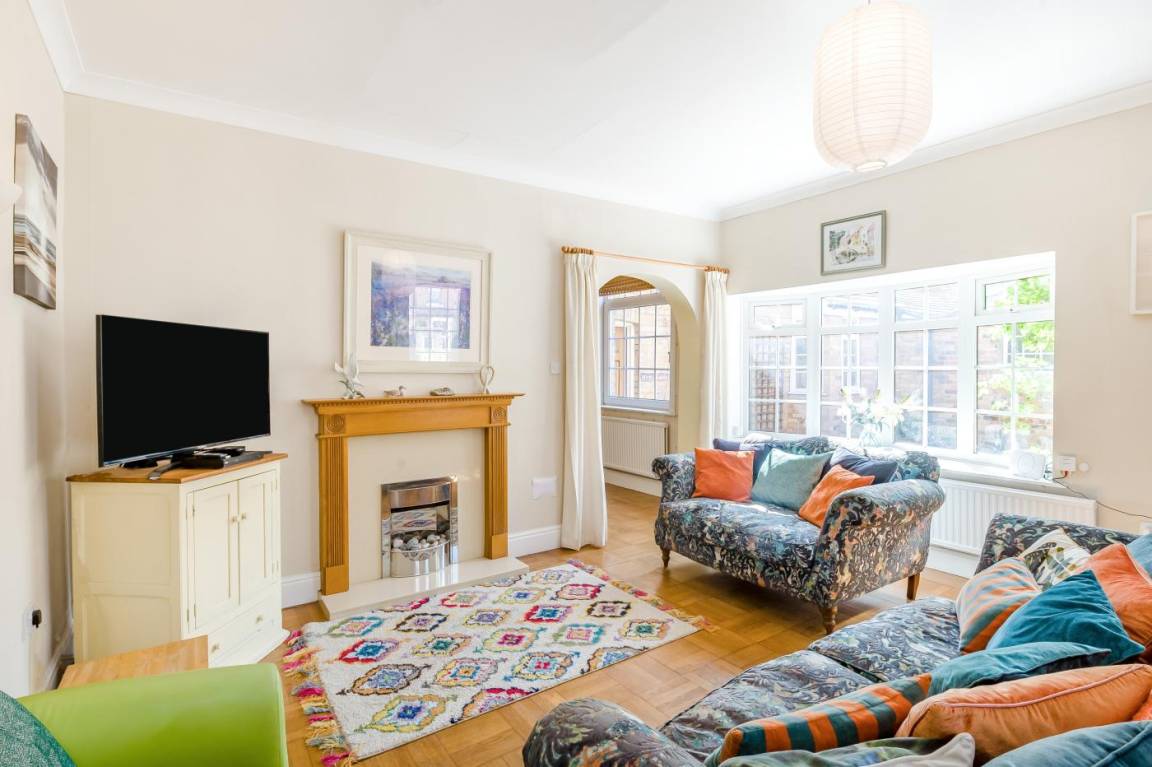 Cottage ∙ 3 Bedrooms ∙ 6 Guests - Scarborough