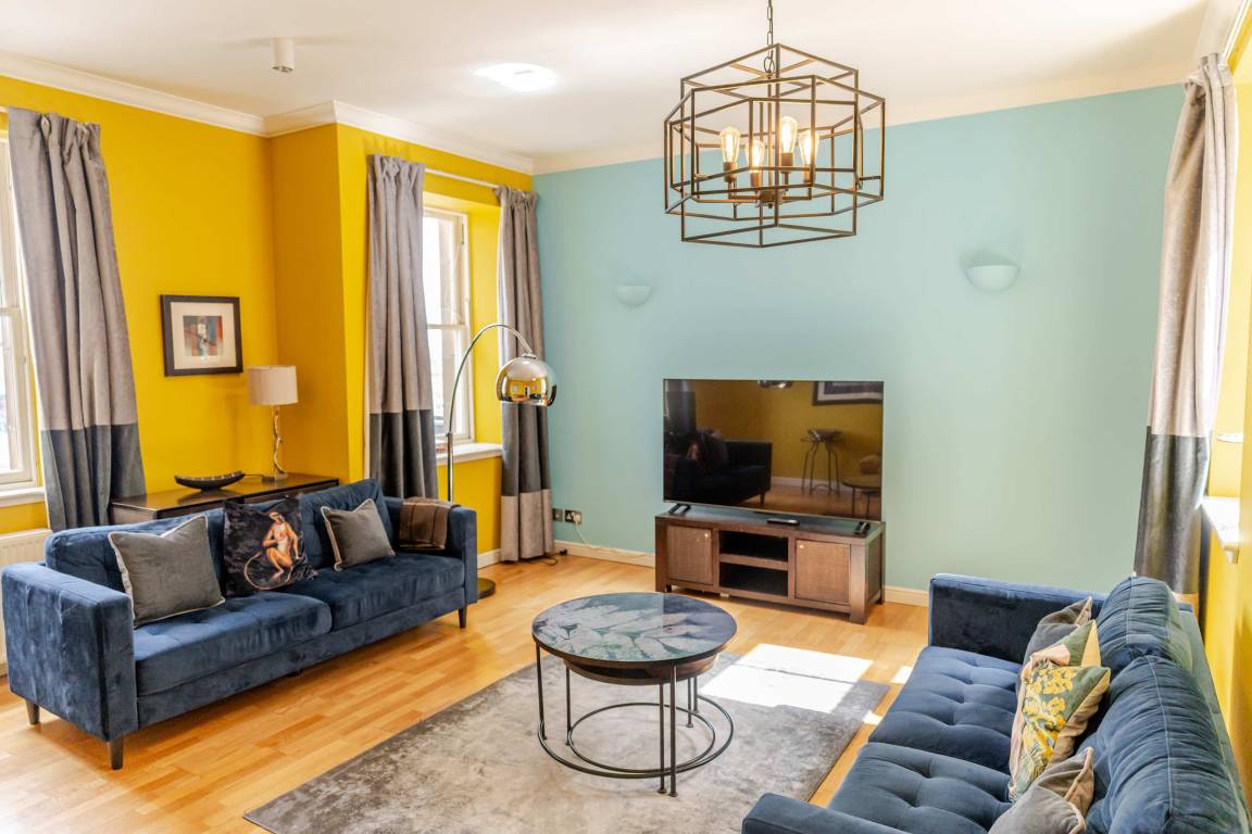 90 M² Apartment ∙ 3 Bedrooms ∙ 6 Guests - Edinburgh