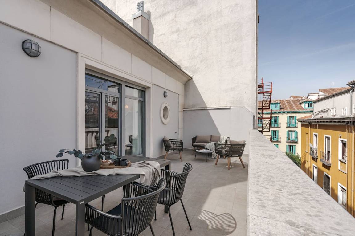 85 M² Apartamento ∙ 1 Habitación ∙ 2 Huéspedes - Madrid