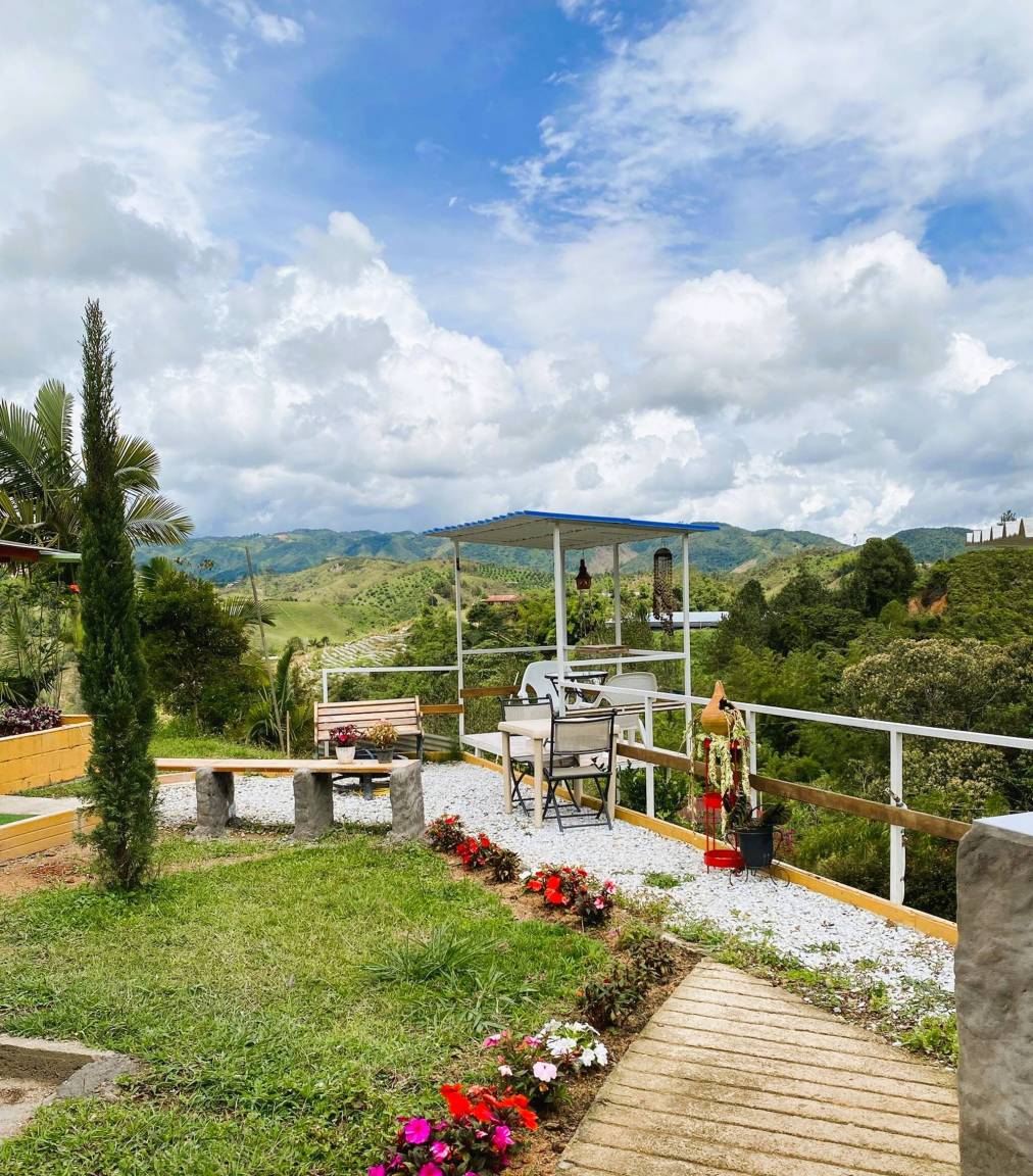 200 M² Casa ∙ 4 Habitaciones ∙ 6 Huéspedes - Peñol