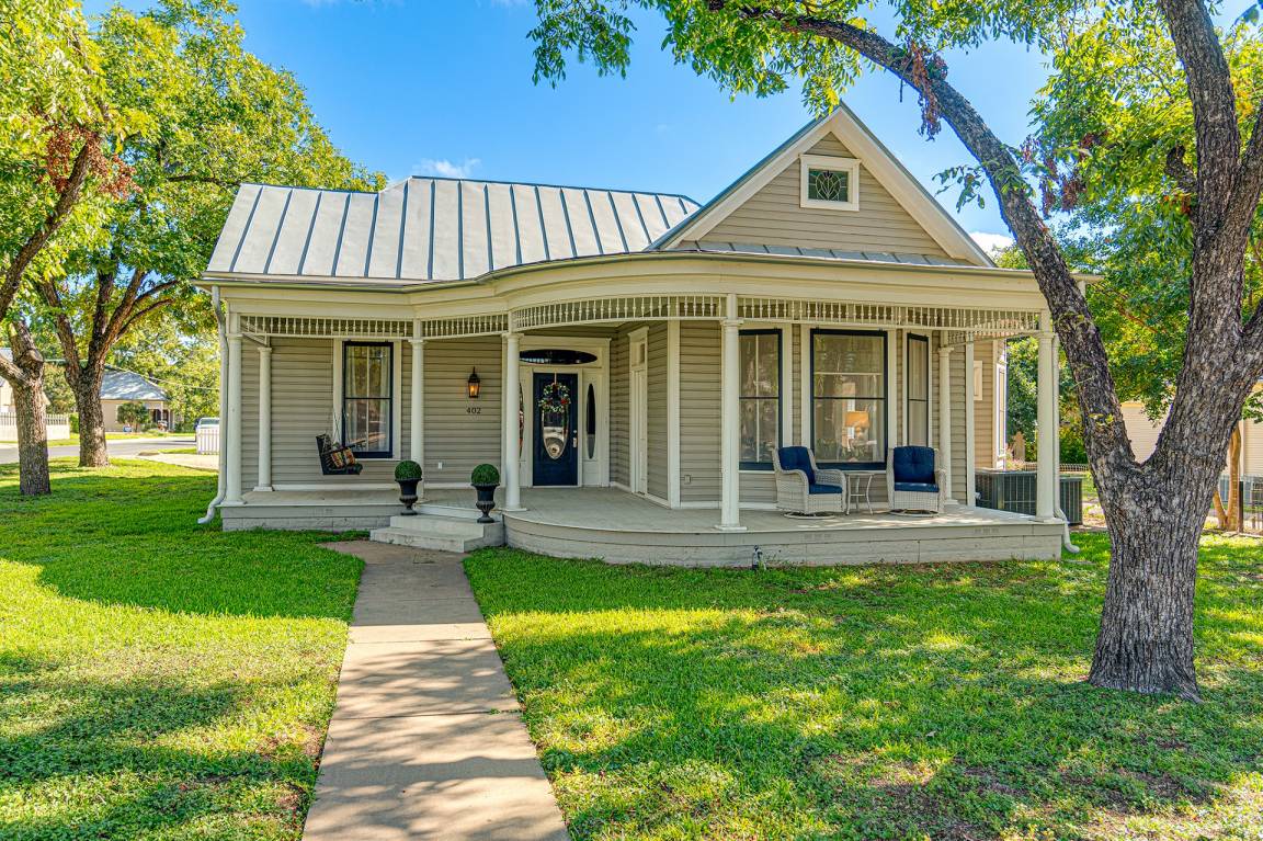 223 M² House ∙ 2 Bedrooms ∙ 6 Guests - Fredericksburg, TX