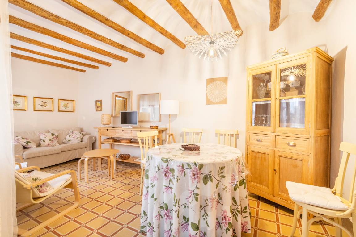140 M² House ∙ 6 Bedrooms ∙ 10 Guests - Catalonia