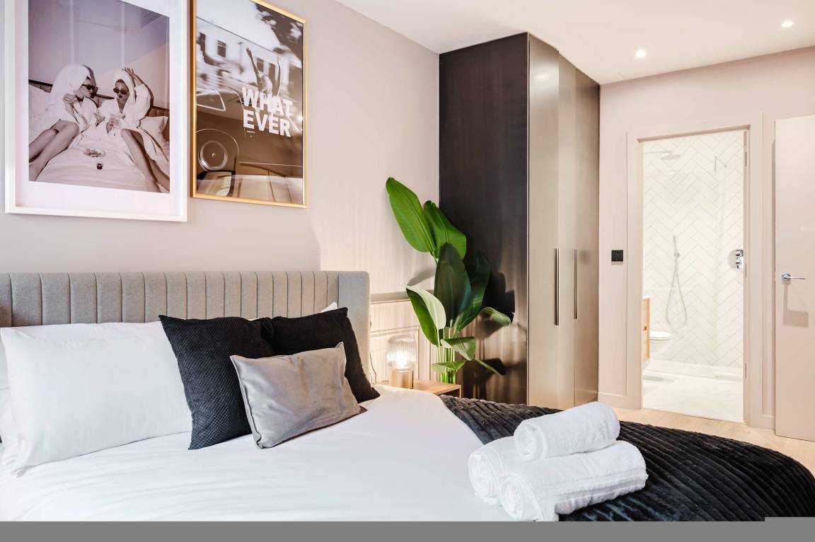 Apartment ∙ 2 Bedrooms ∙ 6 Guests - Manchester