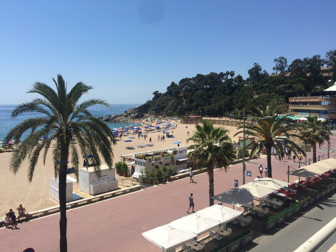 120 M² Apartment ∙ 3 Bedrooms ∙ 8 Guests - Lloret de Mar