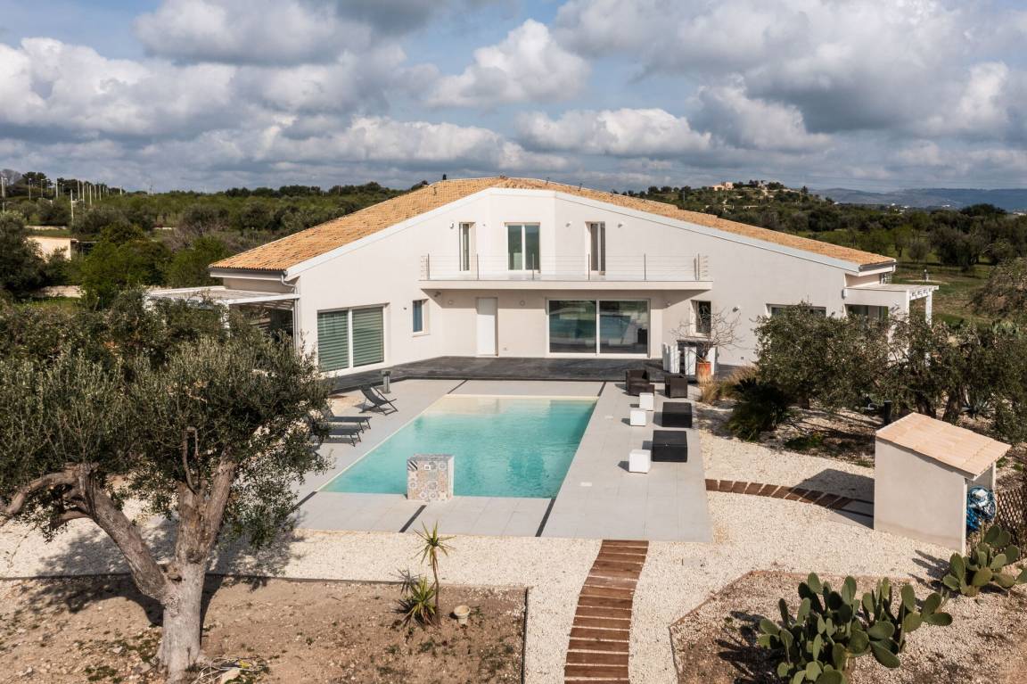 270 m&sup2; Villa 4 Schlafzimmer 8 G&auml;ste