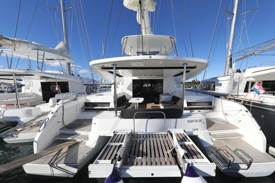 15 M² Casa Flotante ∙ 6 Habitaciones ∙ 12 Huéspedes - Zadar