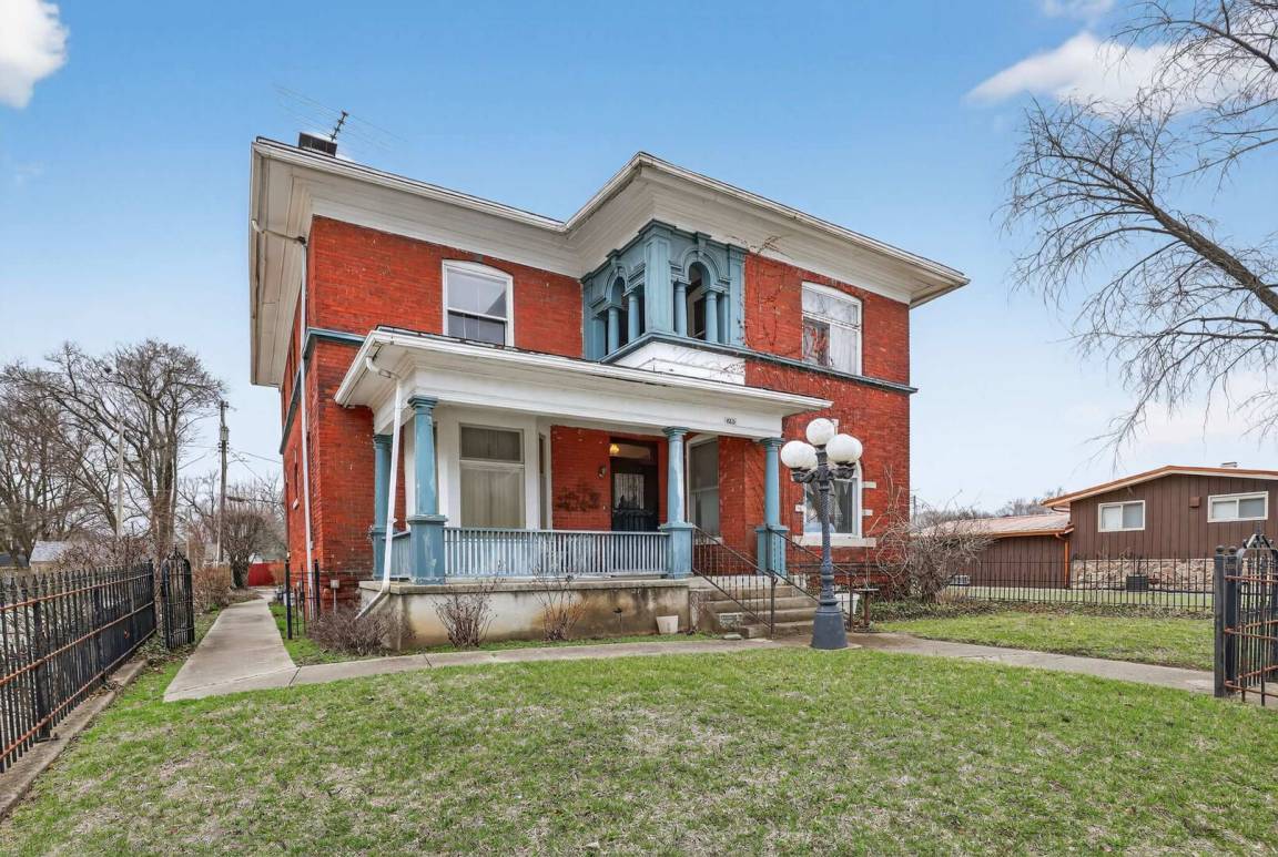 446 M² House ∙ 5 Bedrooms ∙ 10 Guests - Danville, IL