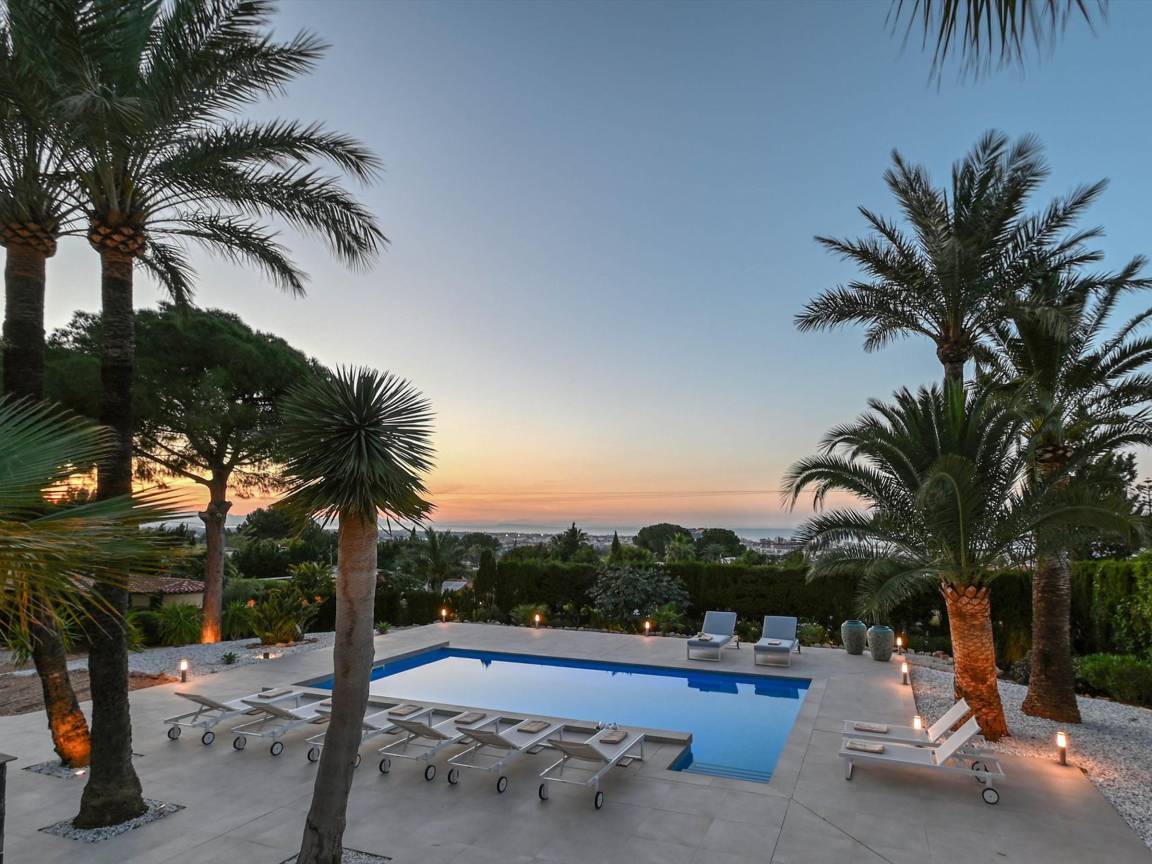 403 M² Villa ∙ 4 Slaapkamers ∙ 8 Gasten - Dénia