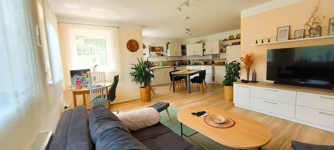 78 M² Ferienwohnung ∙ 2 Schlafzimmer ∙ 4 Gäste - Regenstauf