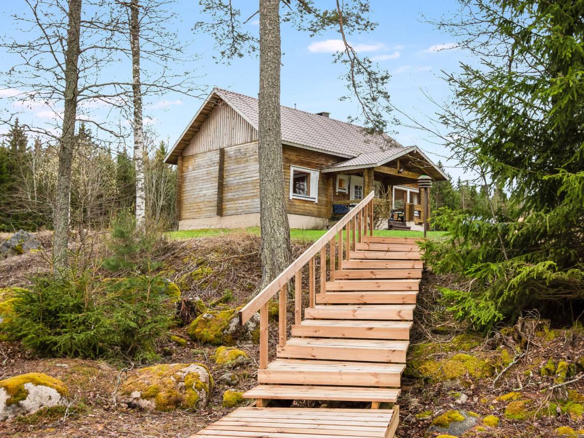78 M² Talo ∙ 2 Makuuhuonetta ∙ 5 Vierasta - Hauho