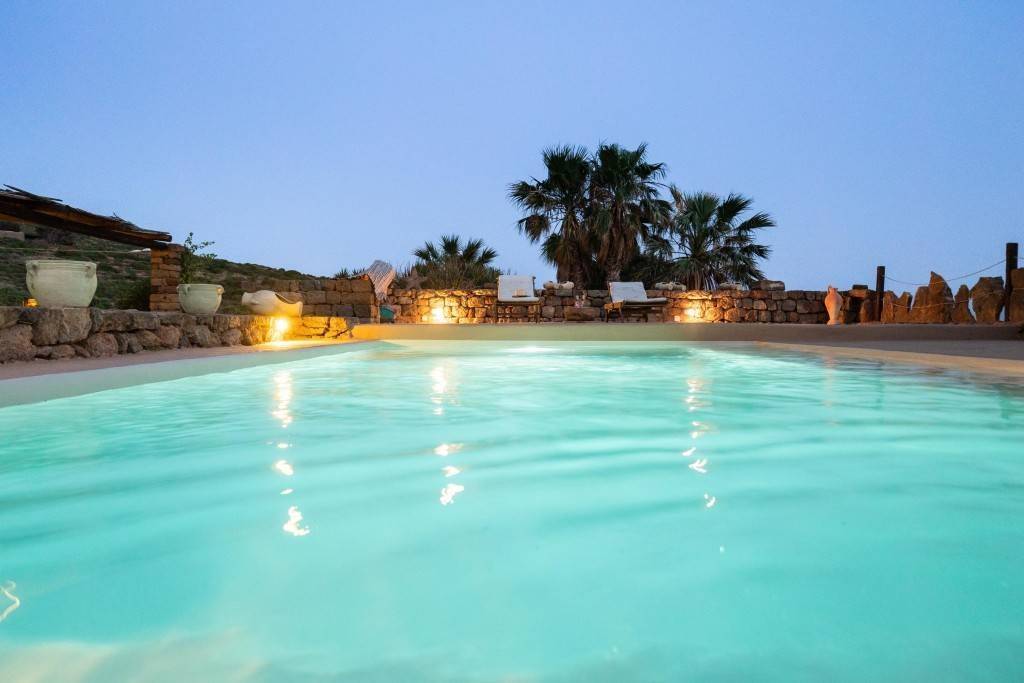 Casale a Pantelleria con piscina e giardino