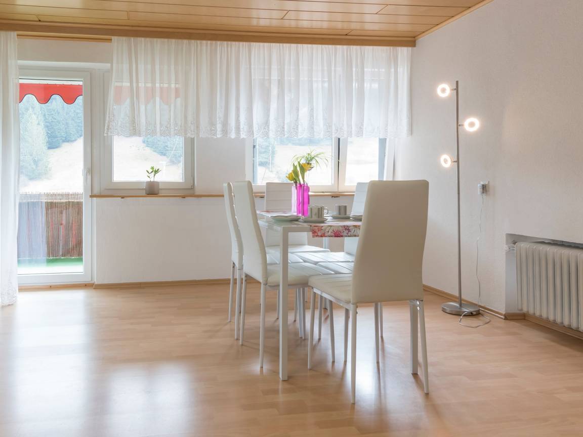 80 M² Ferienwohnung ∙ 1 Schlafzimmer ∙ 4 Gäste - Oberwolfach
