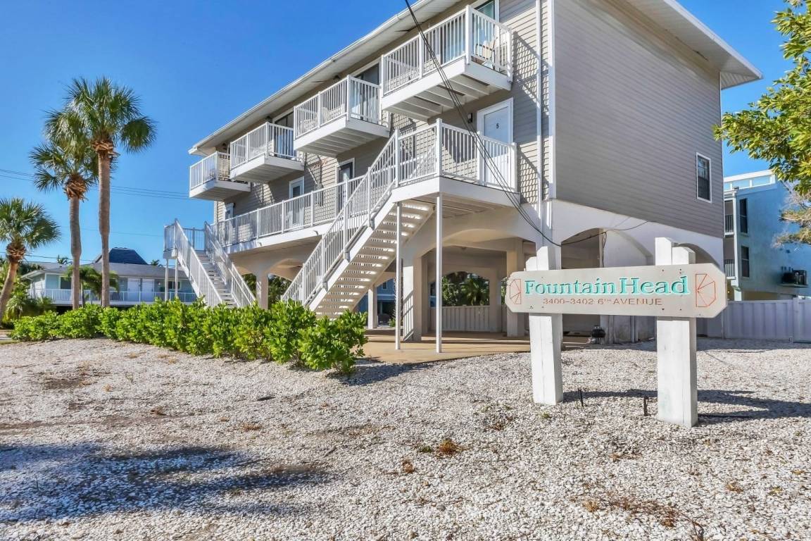 House ∙ 2 Bedrooms ∙ 5 Guests - Holmes Beach, FL