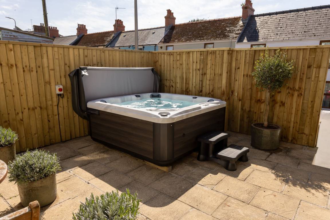 Apartment ∙ 5 Bedrooms ∙ 10 Guests - Tenby