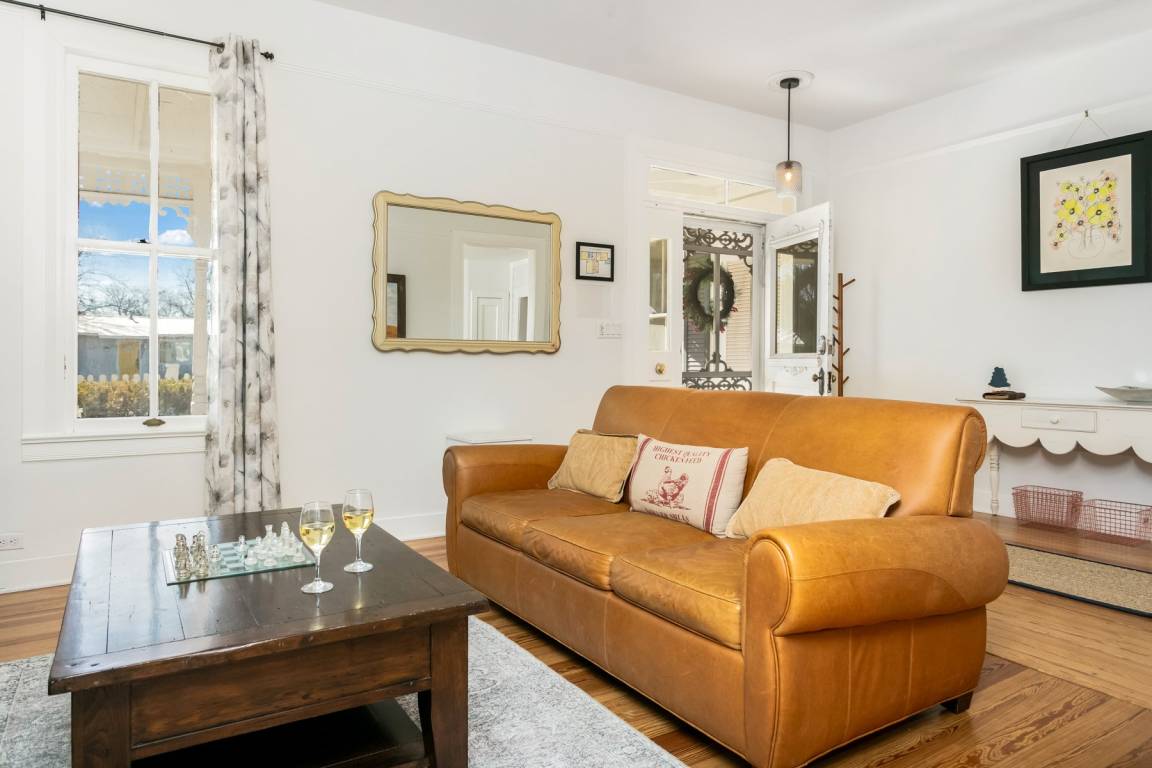 House ∙ 2 Bedrooms ∙ 6 Guests - Fredericksburg, TX