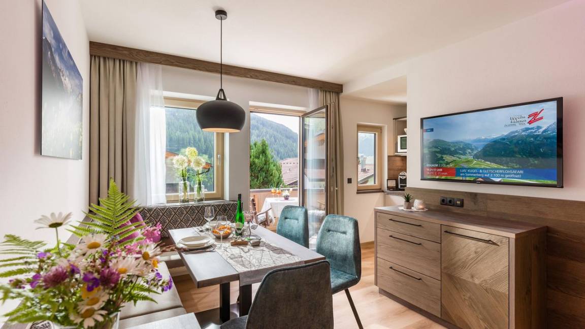 65 M² Apartment ∙ 2 Bedrooms ∙ 5 Guests - Tux