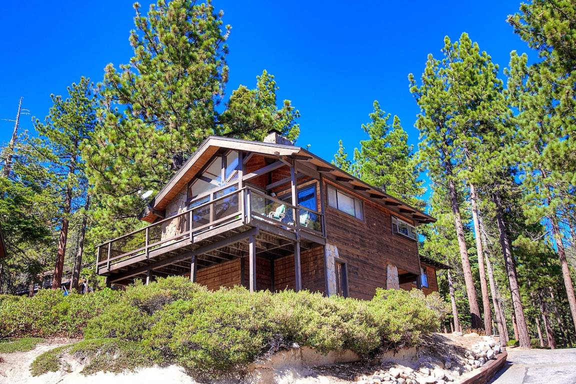 150 M² House ∙ 3 Bedrooms ∙ 8 Guests - Kings Beach, CA
