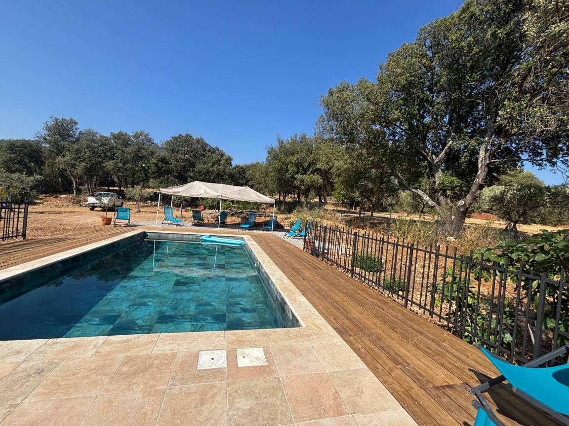 3400 M² Villa ∙ 4 Makuuhuonetta ∙ 8 Vierasta - Var