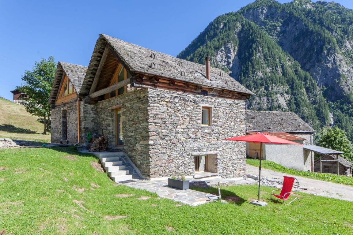60 M² House ∙ 2 Bedrooms ∙ 4 Guests - Cevio