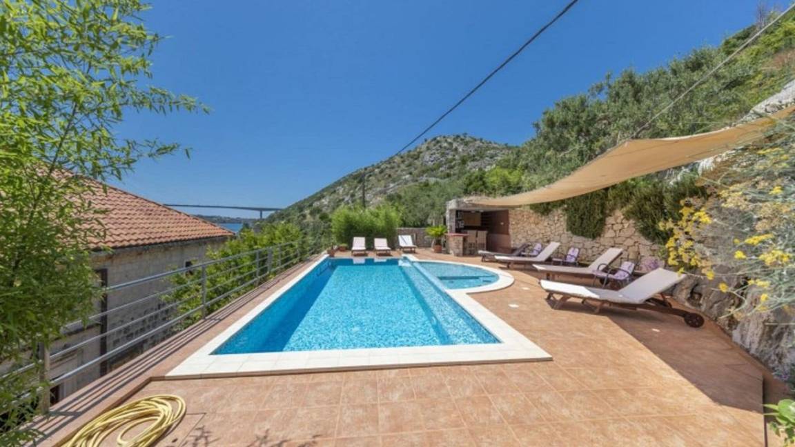 580 M² Appartamento Vacanza ∙ 5 Camere Da Letto ∙ 8 Ospiti - Ragusa