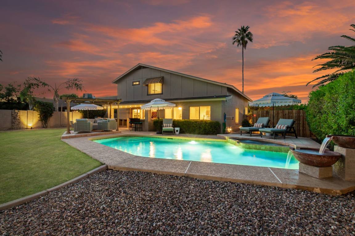 Apartment ∙ 4 Bedrooms ∙ 12 Guests - Phoenix, AZ
