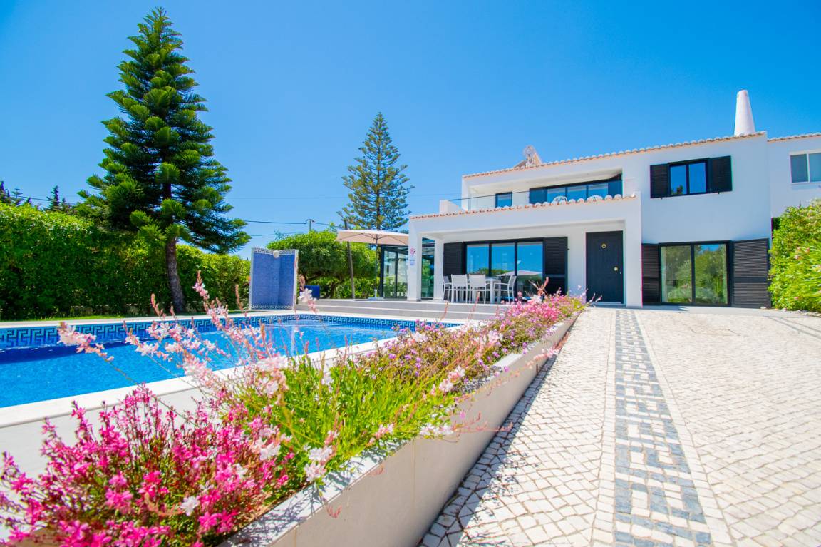 137 M² Villa ∙ 3 Bedrooms ∙ 6 Guests - Ferragudo