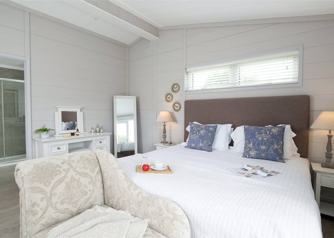 Chalet ∙ 2 Bedrooms ∙ 4 Guests - Norfolk
