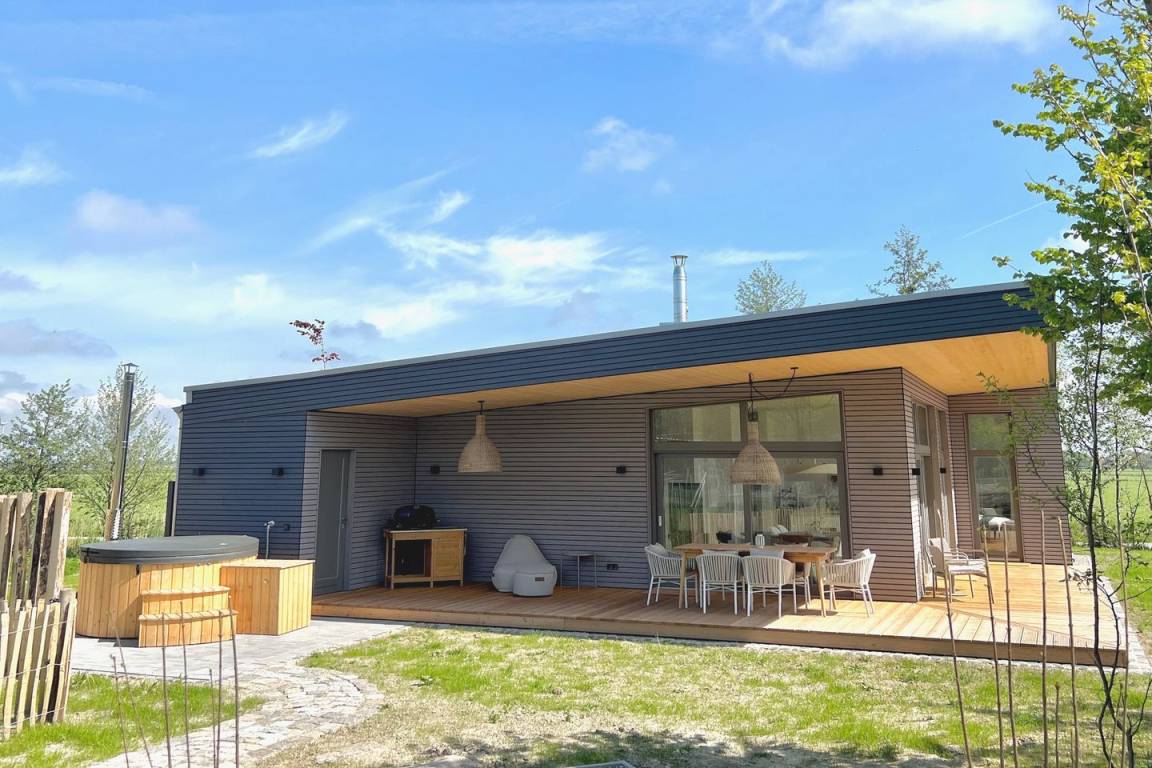 100 M² Ferienhaus ∙ 2 Schlafzimmer ∙ 5 Gäste - Vollerwiek